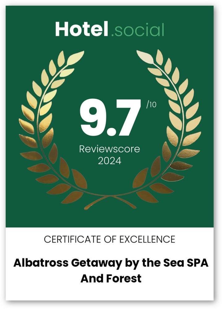 Albatross Getaway By The Sea, Spa And Forest With A Terrace Ķesterciems Buitenkant foto